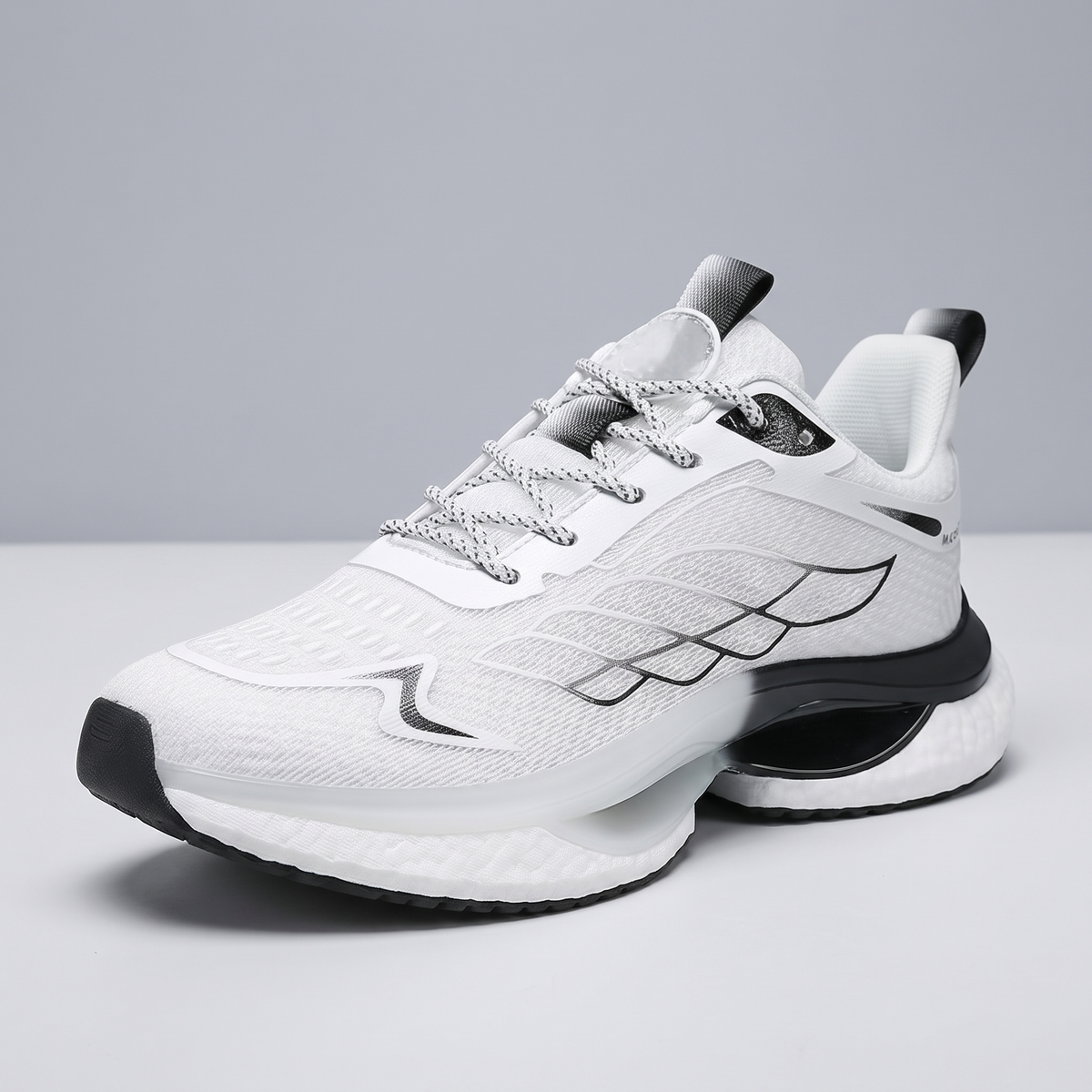WIDE-TOE WALKING TRAINERS