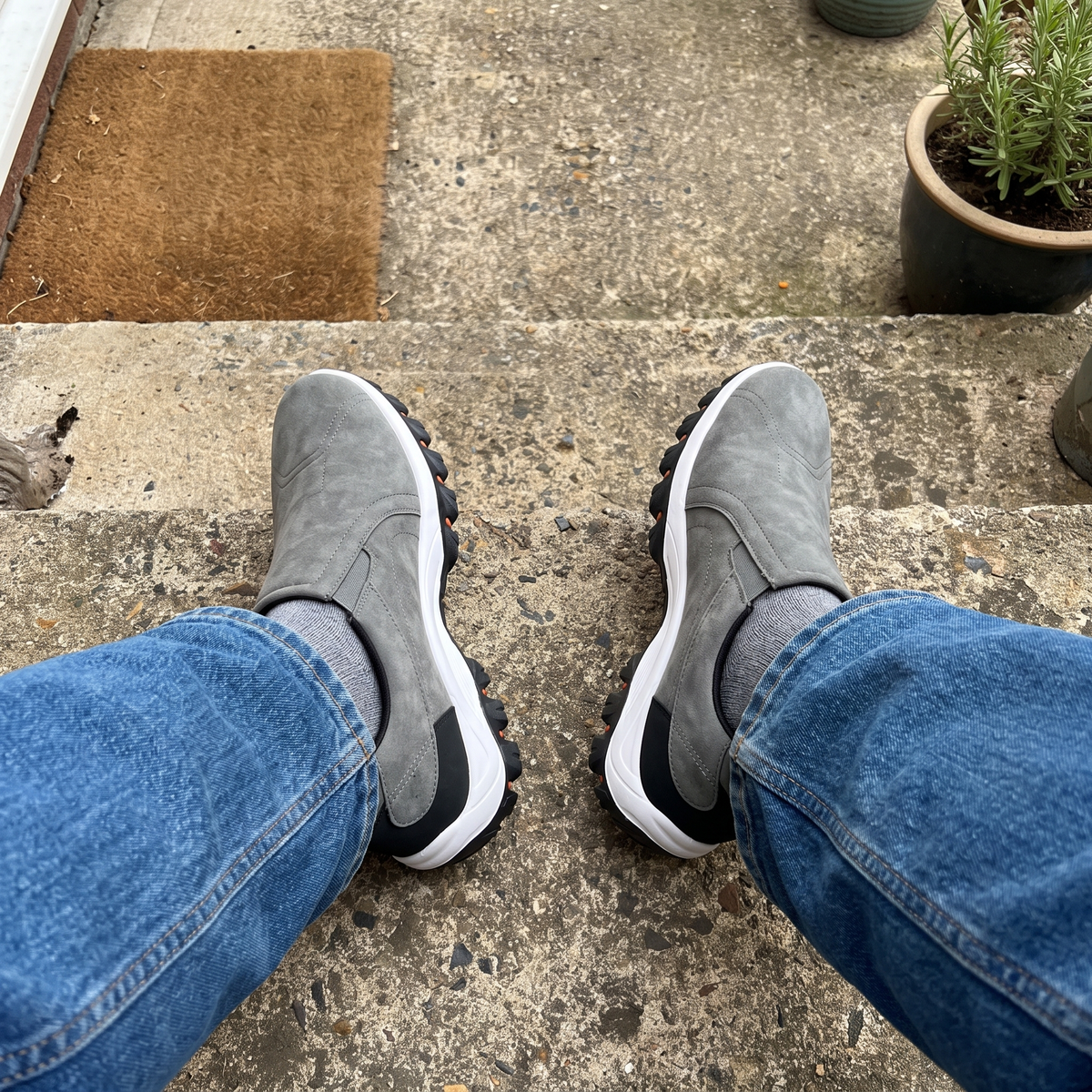 GLENMORE LOW-CUT HIKING SHOES
