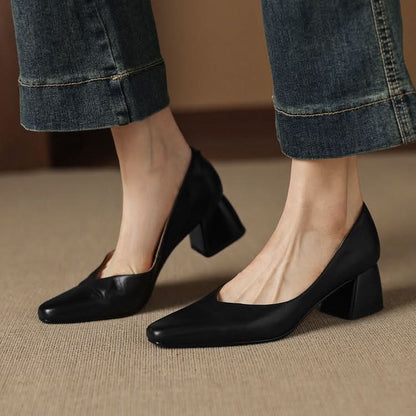 LIVIA LUXE PUMPS